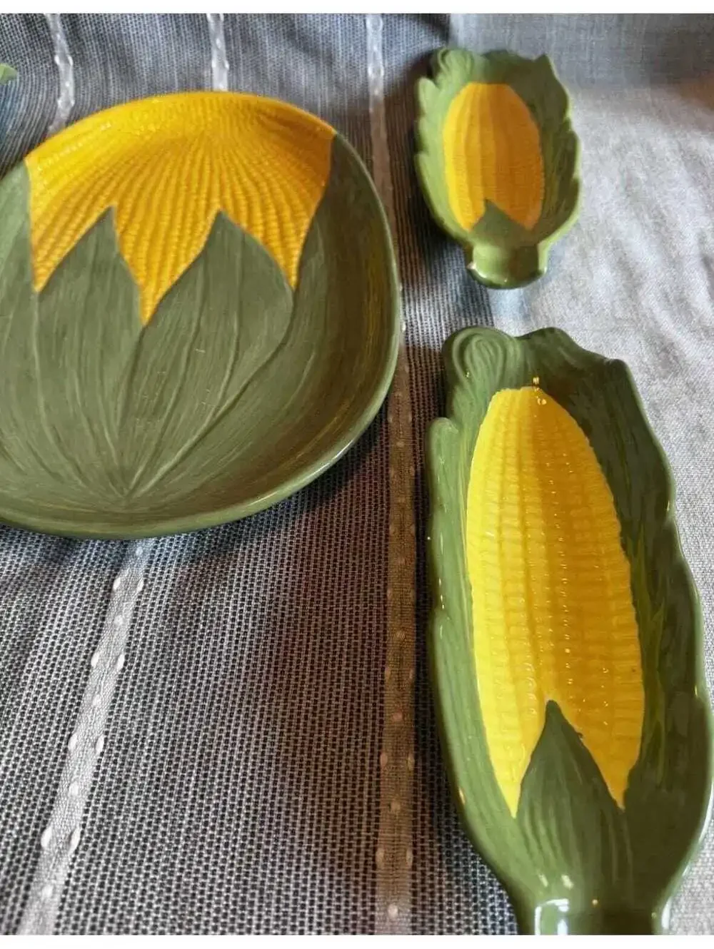 Vintage Ceramic Corn on the Cob Serving Set: 5-Piece Farmhouse Platter & Plates